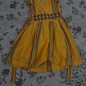 Платье из жёлтого Кетене