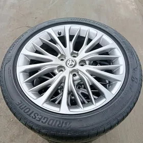 19 20 Camry Orginal 18