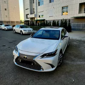 Lexus ES 350 2021