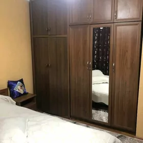 1майская угол дзержин 4эт 4ком