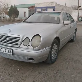 Mercedes-Benz E320 1999