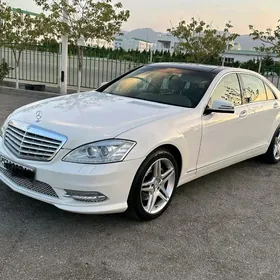 Mercedes-Benz S-Class 2009