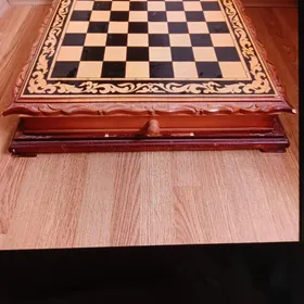 шахматный стол