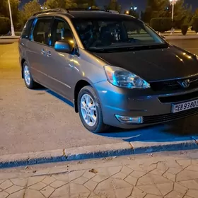 Toyota Sienna 2004