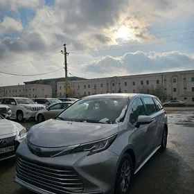 Toyota Sienna 2021