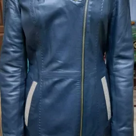 Кожаная женская куртка.