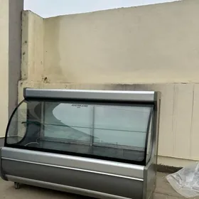 witrina holadilnik tort ucin