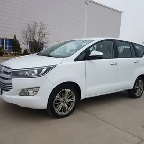 Toyota Innova 2020