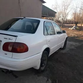 Toyota Corolla 2000