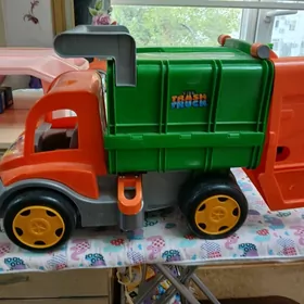 мусорная машина, полицейский,