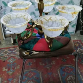 люстра работает