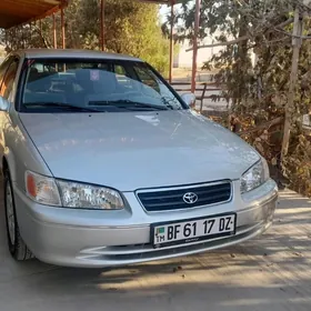 Toyota Camry 2000