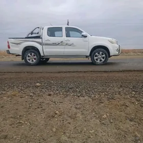 Toyota Hilux 2014