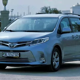 Toyota Sienna 2016
