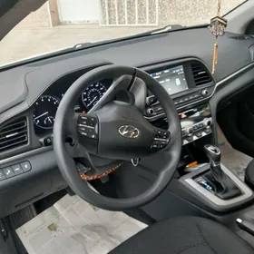 Hyundai Elantra 2020