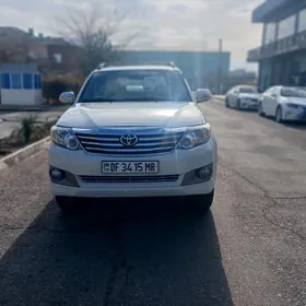 Toyota Fortuner 2006