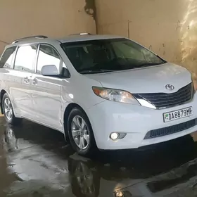 Toyota Sienna 2015