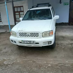 Nissan Pathfinder 2001