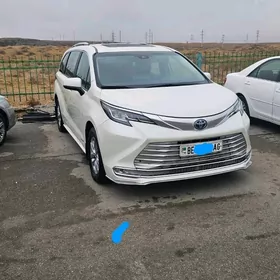 Toyota Sienna 2021