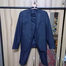 Костюм тройка