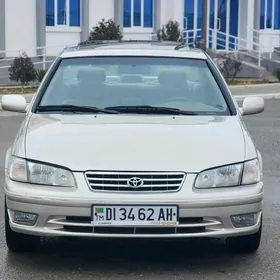 Toyota Camry 2000
