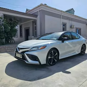 Toyota Camry 2020