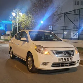 Nissan Versa 2012