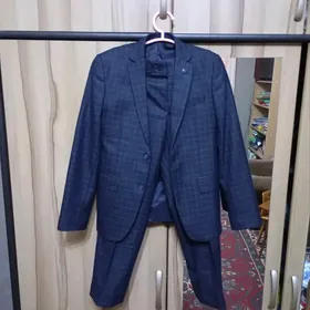 Костюм тройка