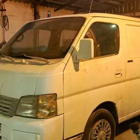 Nissan Urvan 2003