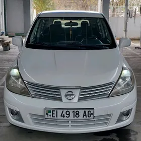Nissan Versa 2011
