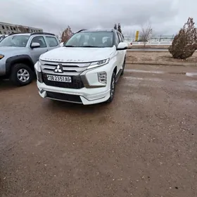 Mitsubishi Montero Sport 2024