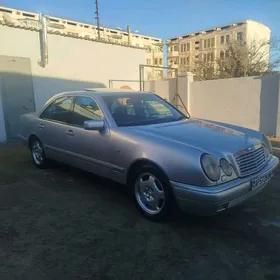 Mercedes-Benz E320 1999