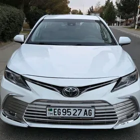 Toyota Camry 2019