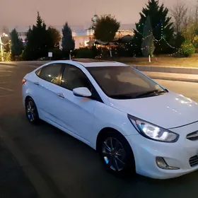 Hyundai Accent 2012