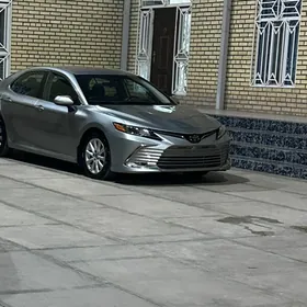 Toyota Camry 2020