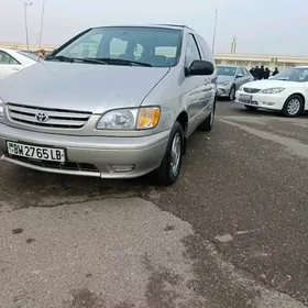 Toyota Sienna 2002
