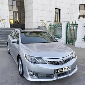 Toyota Camry 2013