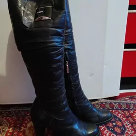 Теплые кожаные сапоги