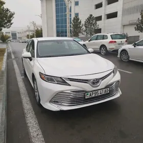 Toyota Camry 2019