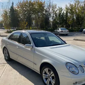 Mercedes-Benz E320 2005