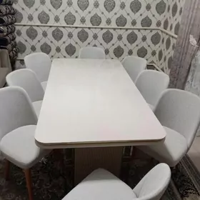 stol ve 8 sany kursi