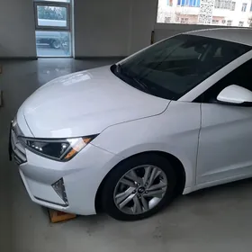 Hyundai Elantra 2020