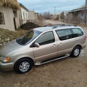 Toyota Sienna 2003