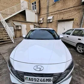 Hyundai Elantra 2022