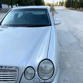 Mercedes-Benz E320 2000