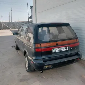 Mitsubishi Chariot 1995