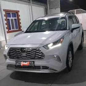 Toyota Highlander 2021