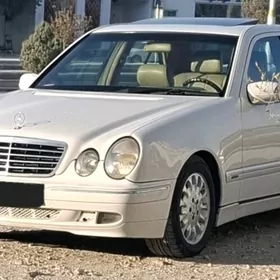 Mercedes-Benz C320 2001