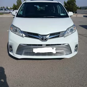 Toyota Sienna 2017