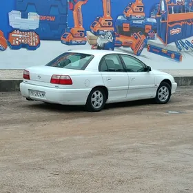 Opel Omega 2000